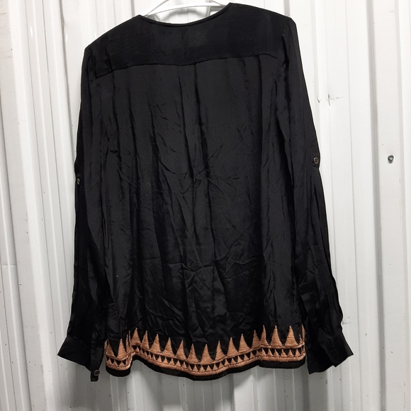 Ladies clothing - Picture 2 of 8